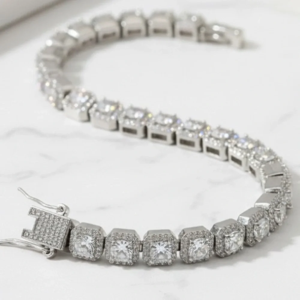 925 Silver, 11.5CTW Ice Cube Moissanite Bracelet - 8.5